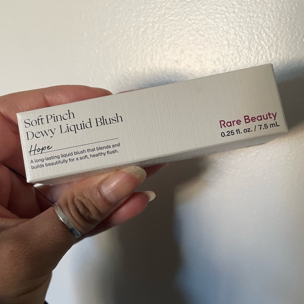 Rare Beauty Soft Pinch Dewy Liquid Blush - Hope